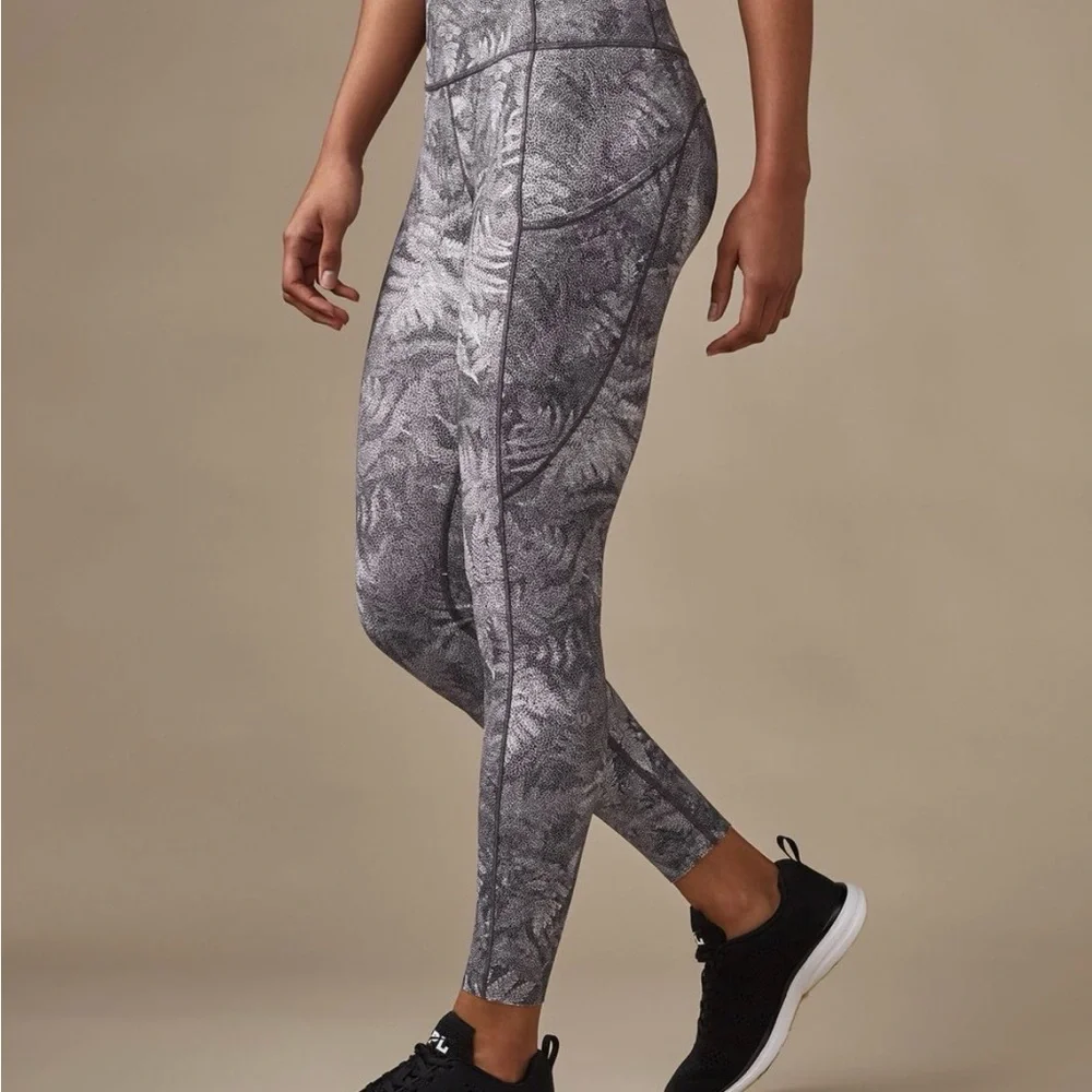 Lululemon Fast & Free 7/8 Tight Kindred Spirit Alpine White Multi size 6